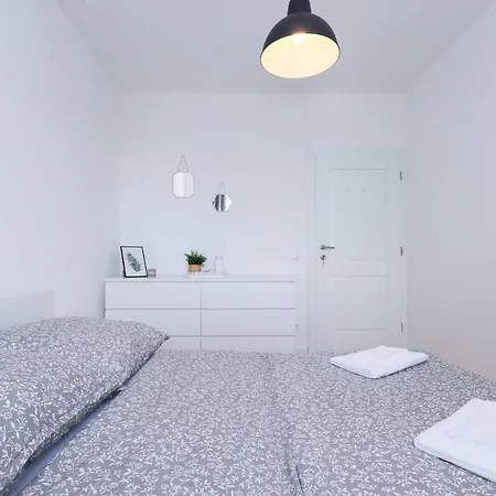 Mozartova- Quiet Getaway With A View Of The Danube *