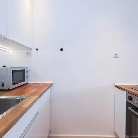 Mozartova- Quiet Getaway With A View Of The Danube Apartment *