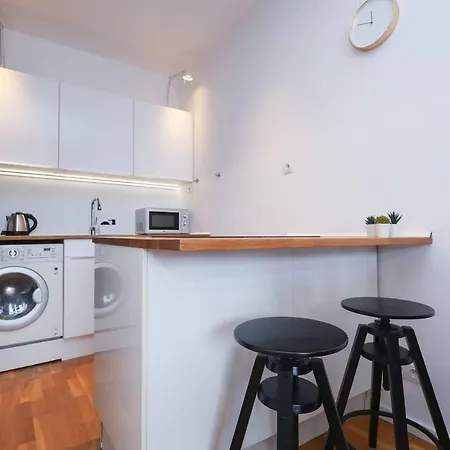 Apartment Mozartova- Quiet Getaway With A View Of The Danube *