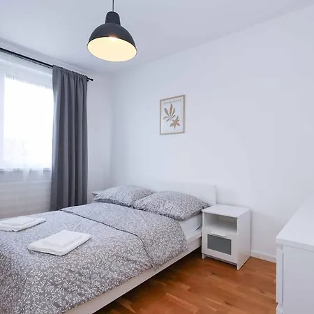 Apartment Mozartova- Quiet Getaway With A View Of The Danube