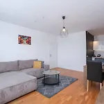 Appartamento Mozartova- Quiet Getaway With A View Of The Danube Bratislava