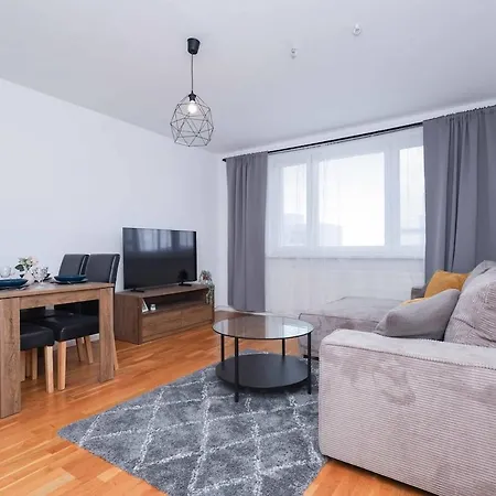 Mozartova- Quiet Getaway With A View Of The Danube *