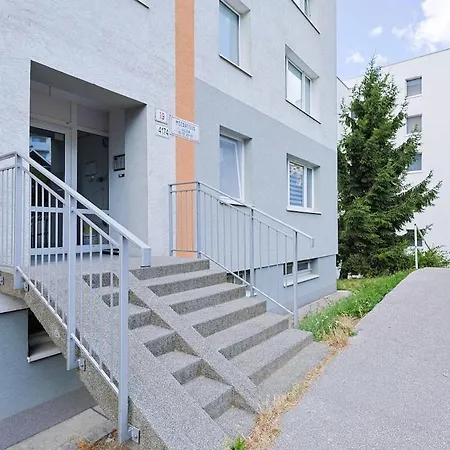 Apartment Mozartova- Quiet Getaway With A View Of The Danube