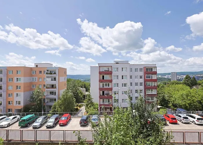 Apartment Mozartova- Quiet Getaway With A View Of The Danube *