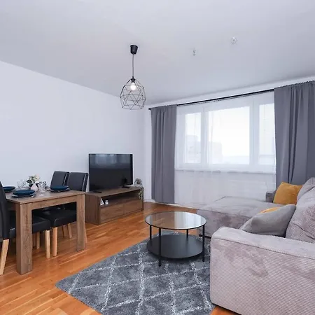 Mozartova- Quiet Getaway With A View Of The Danube Apartmán *