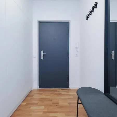 Mozartova- Quiet Getaway With A View Of The Danube Apartmán